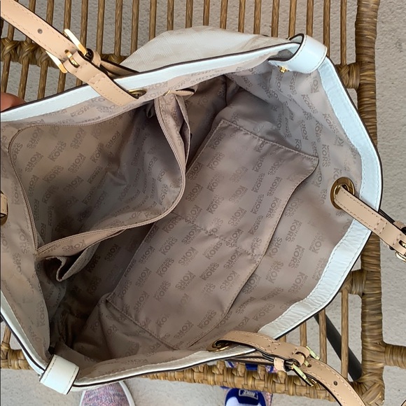 Michael Kors Large Logo tote - Picture 4 of 11